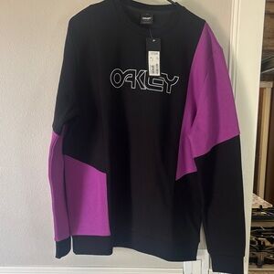 Oakley Men's Sweater in Black and Purple